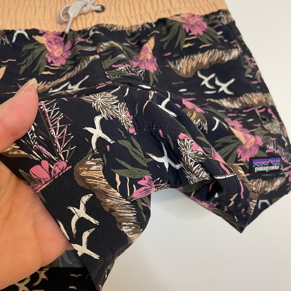 Patagonia Girls Costa Rica Baggies Shorts size Large - Picture 2 of 5